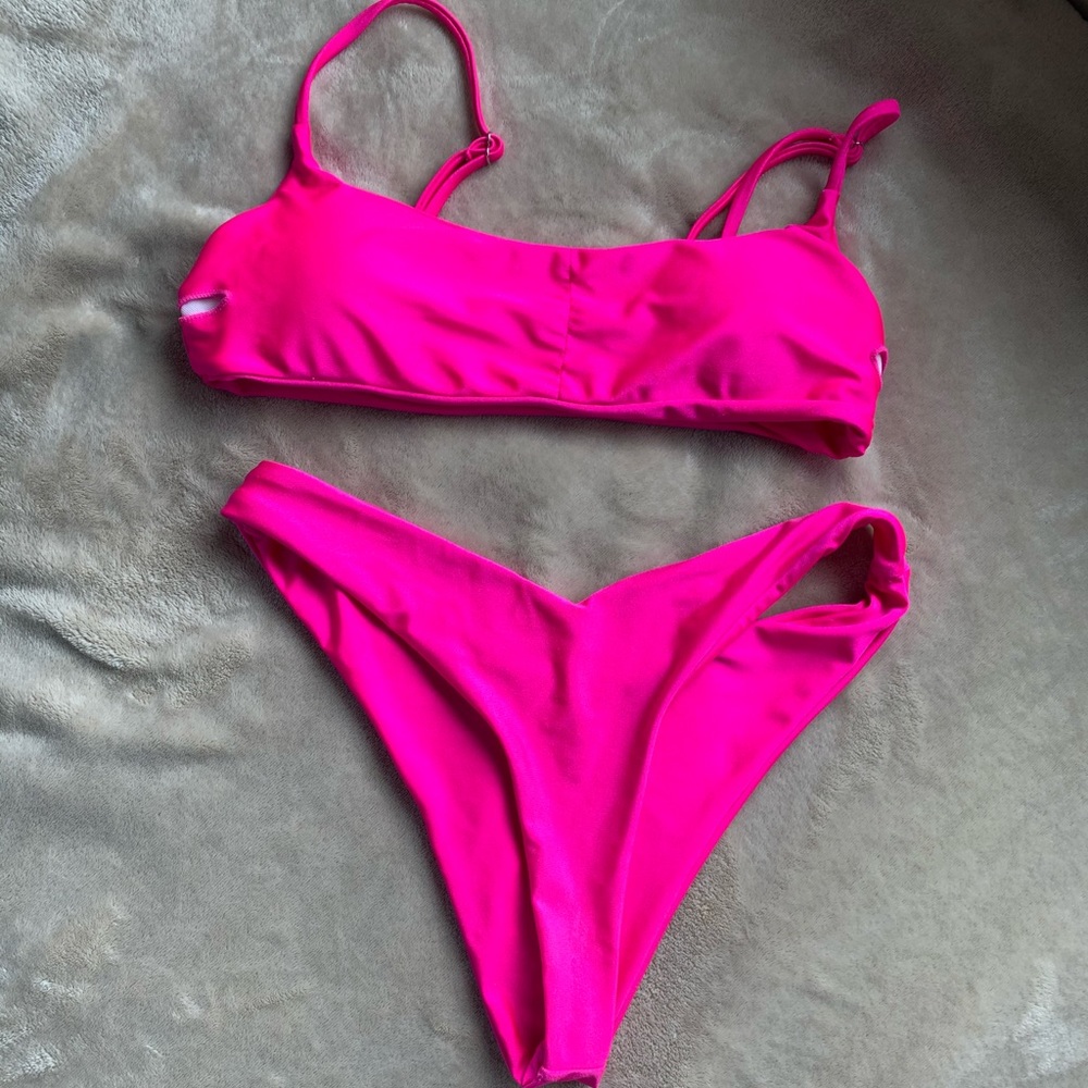 Hot Pink Bikini - Picture 5 of 6